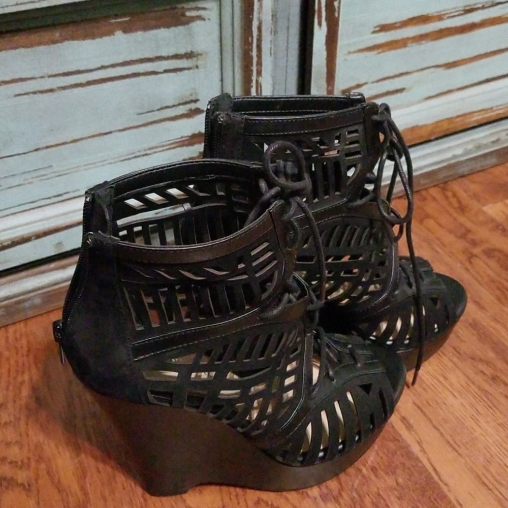 Gianni Bini lace cage wedges
